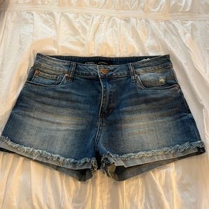 High Rise Boyfriend Cuffed short